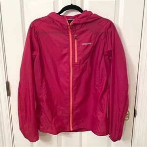 Patagonia maroon red zip front light wind breaker pocket on front